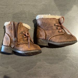 Toddler size 3 boots